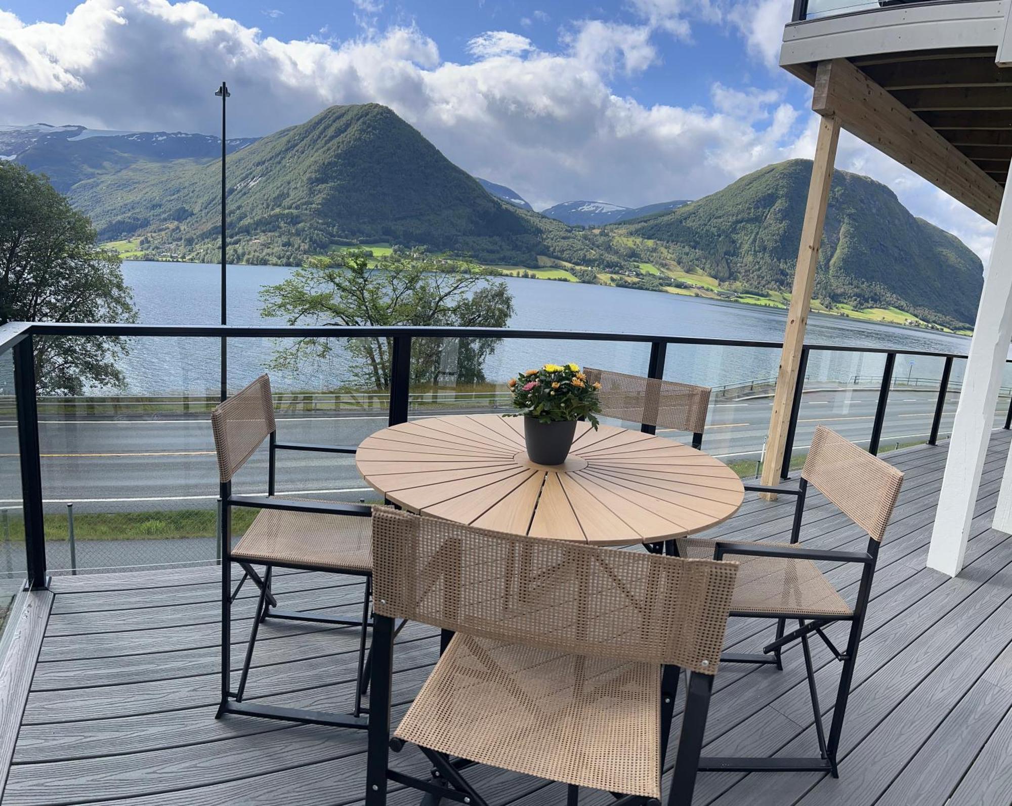 Husslattene With Terrace Apartment Skei (Sogn og Fjordane)